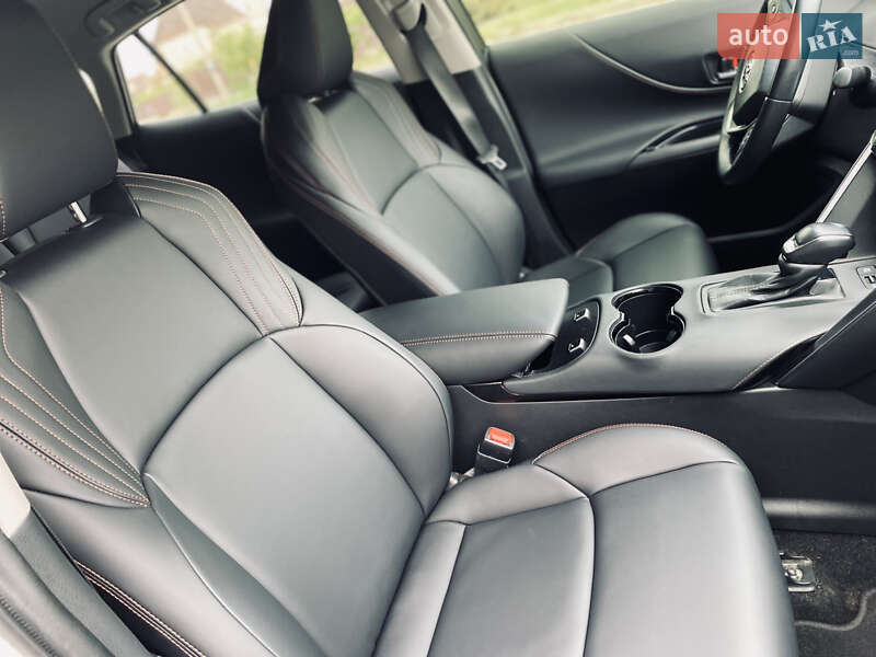 Позашляховик / Кросовер Toyota Venza 2021 в Києві