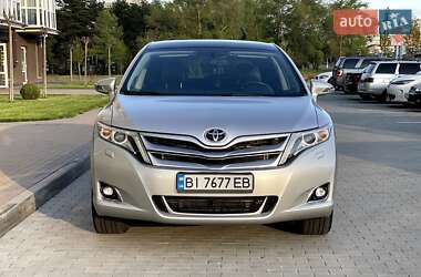 Позашляховик / Кросовер Toyota Venza 2014 в 