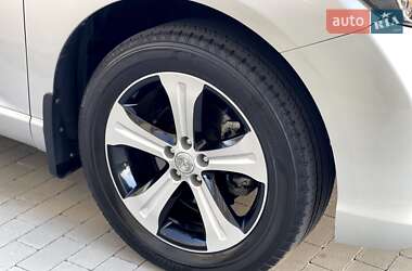 Позашляховик / Кросовер Toyota Venza 2014 в 