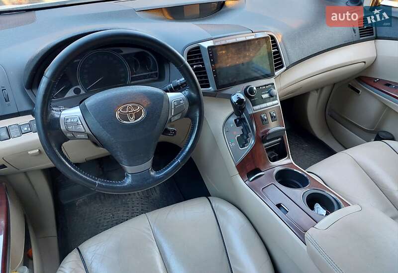 Позашляховик / Кросовер Toyota Venza 2010 в Харкові