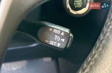 Позашляховик / Кросовер Toyota Venza 2013 в 