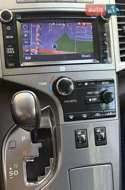 Позашляховик / Кросовер Toyota Venza 2013 в 