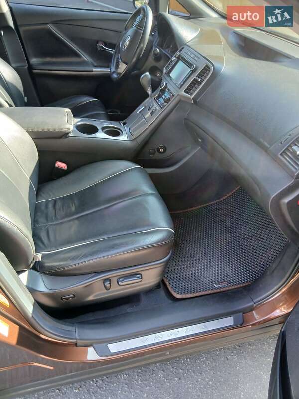 Позашляховик / Кросовер Toyota Venza 2014 в Кропивницькому