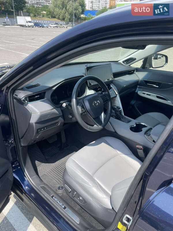Позашляховик / Кросовер Toyota Venza 2022 в Києві