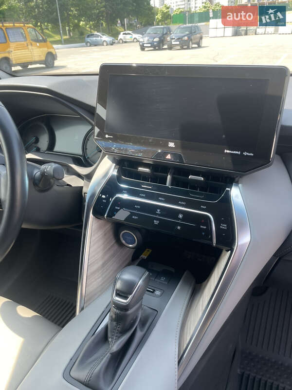 Позашляховик / Кросовер Toyota Venza 2022 в Києві