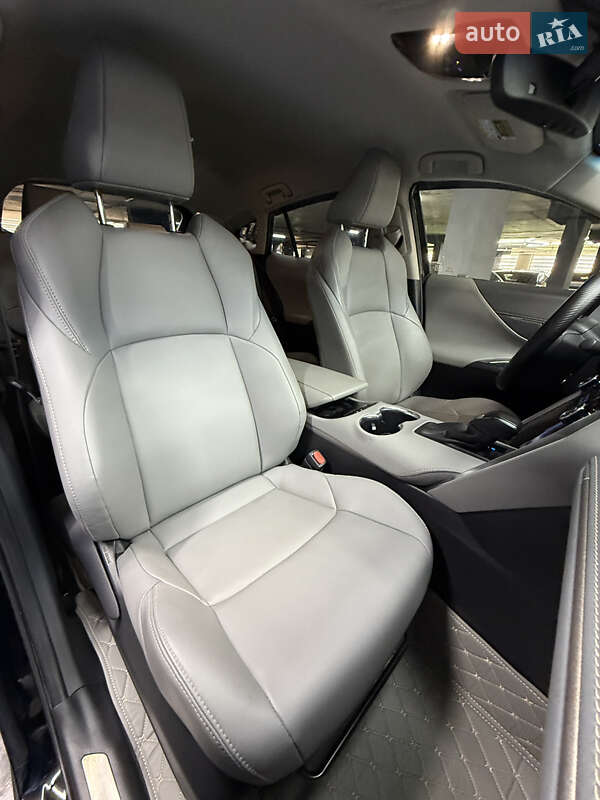 Внедорожник / Кроссовер Toyota Venza 2022 в Одессе