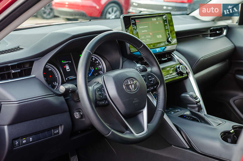 Позашляховик / Кросовер Toyota Venza 2021 в Києві