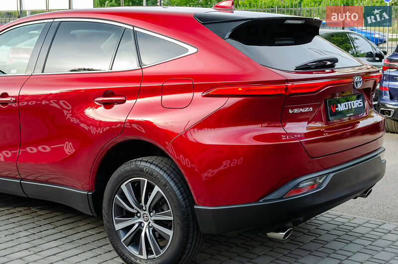 Позашляховик / Кросовер Toyota Venza 2021 в Києві