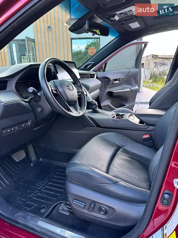 Позашляховик / Кросовер Toyota Venza 2021 в Львові