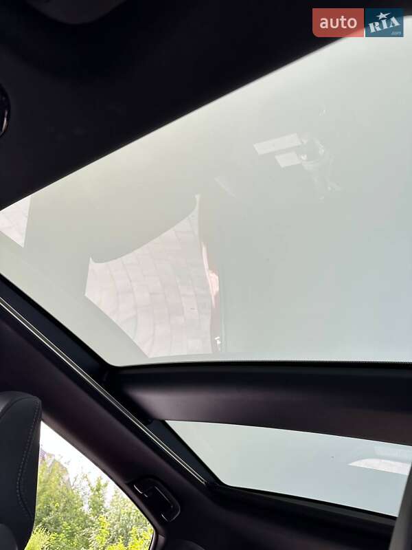 Позашляховик / Кросовер Toyota Venza 2021 в Львові