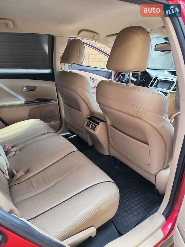 Позашляховик / Кросовер Toyota Venza 2013 в Кривому Розі