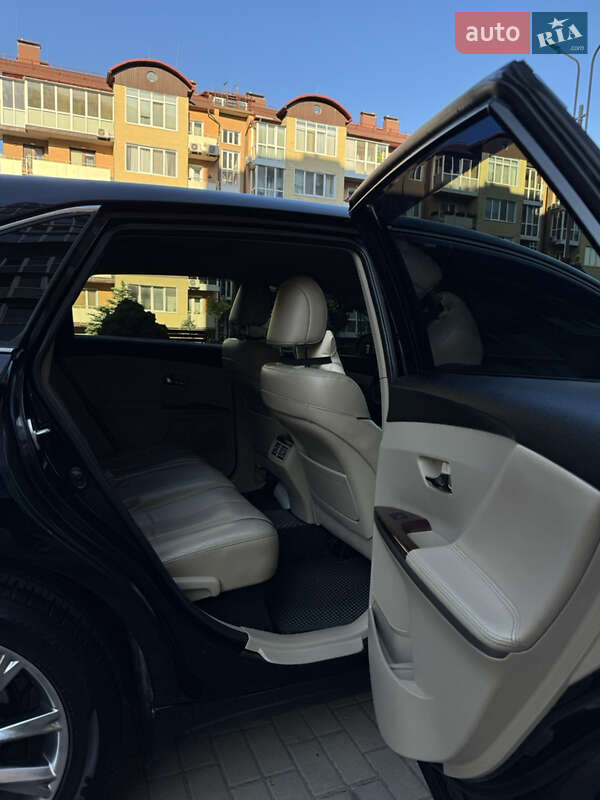 Внедорожник / Кроссовер Toyota Venza 2010 в Житомире