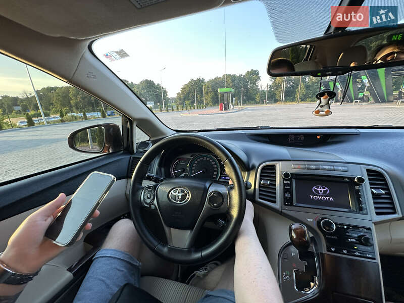 Внедорожник / Кроссовер Toyota Venza 2012 в Виннице