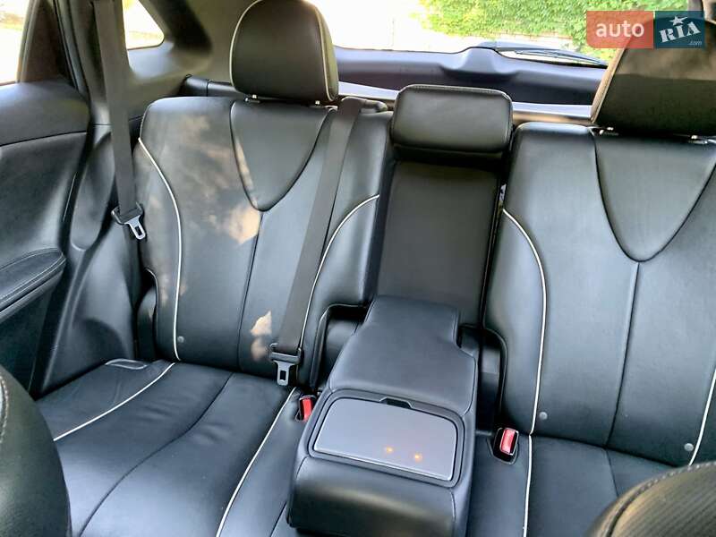 Позашляховик / Кросовер Toyota Venza 2013 в Одесі