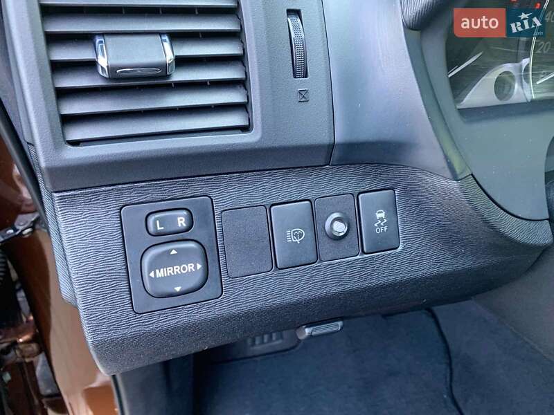 Позашляховик / Кросовер Toyota Venza 2013 в Одесі