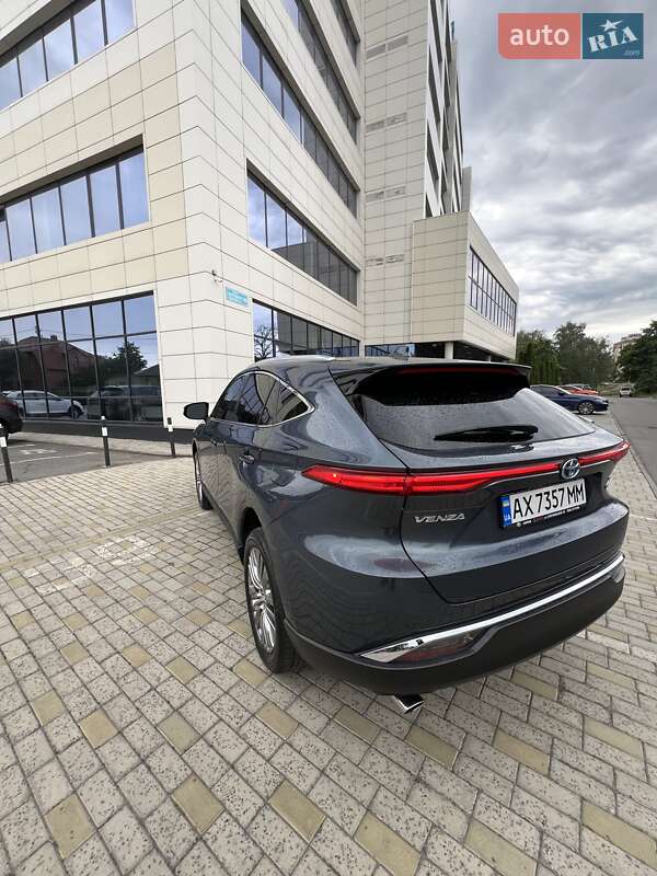 Внедорожник / Кроссовер Toyota Venza 2022 в Харькове
