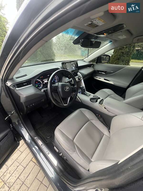 Внедорожник / Кроссовер Toyota Venza 2022 в Харькове