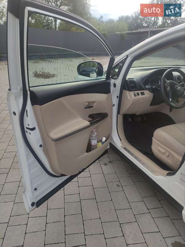 Внедорожник / Кроссовер Toyota Venza 2010 в Львове