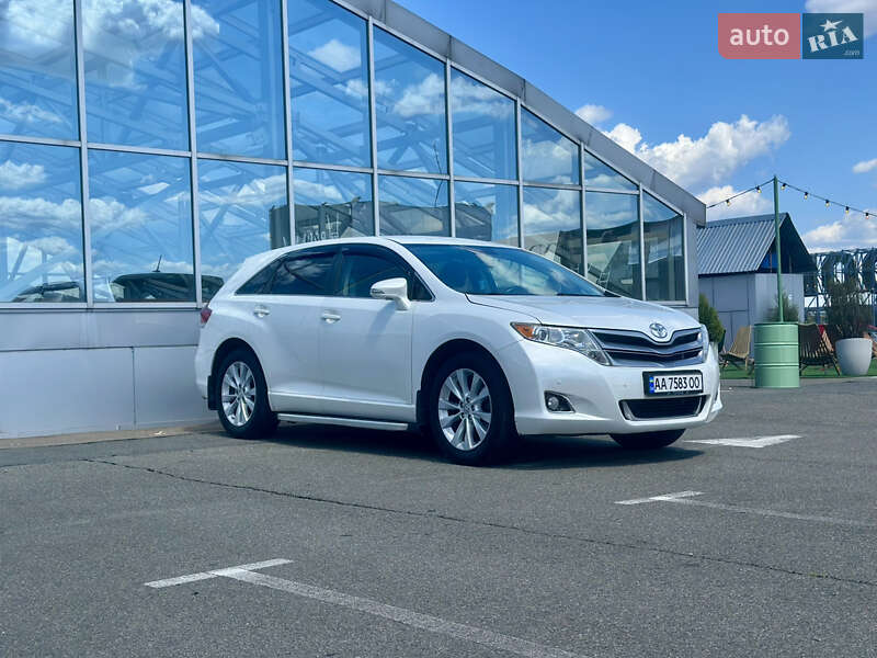 Позашляховик / Кросовер Toyota Venza 2013 в Києві