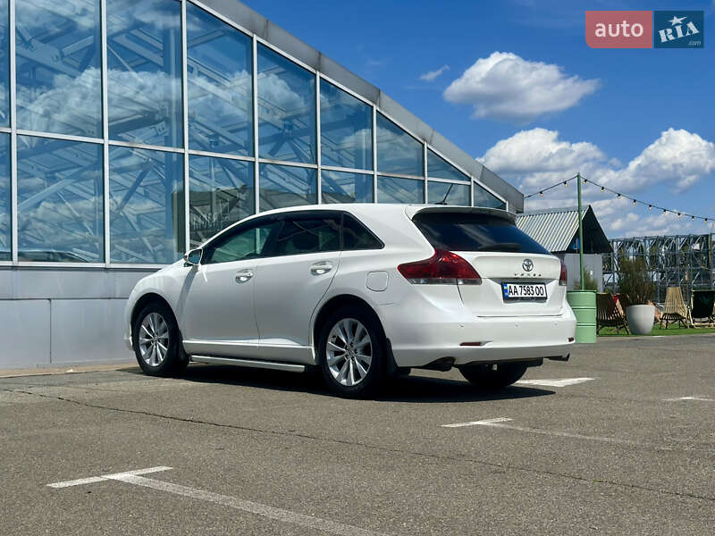 Позашляховик / Кросовер Toyota Venza 2013 в Києві