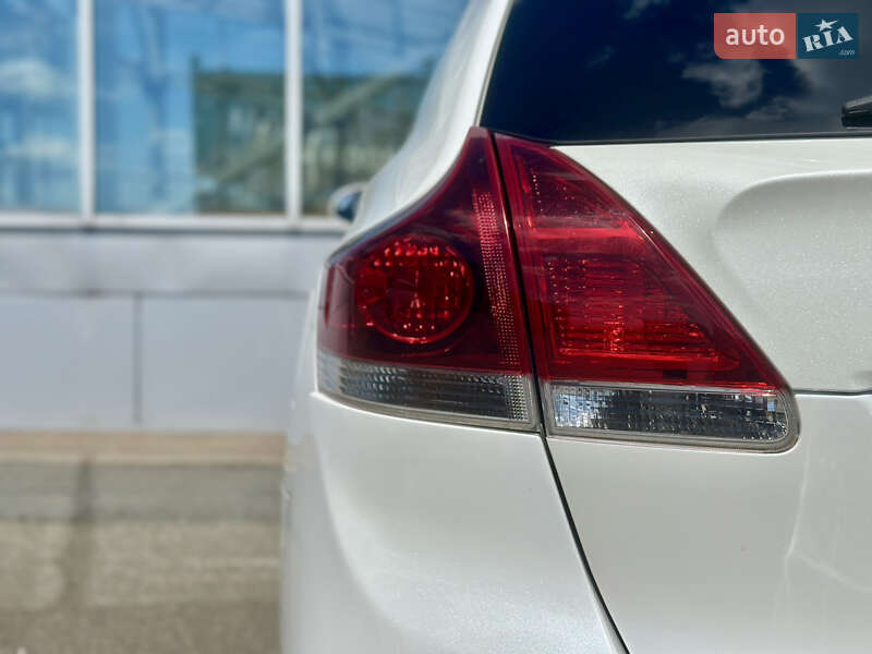 Позашляховик / Кросовер Toyota Venza 2013 в Києві