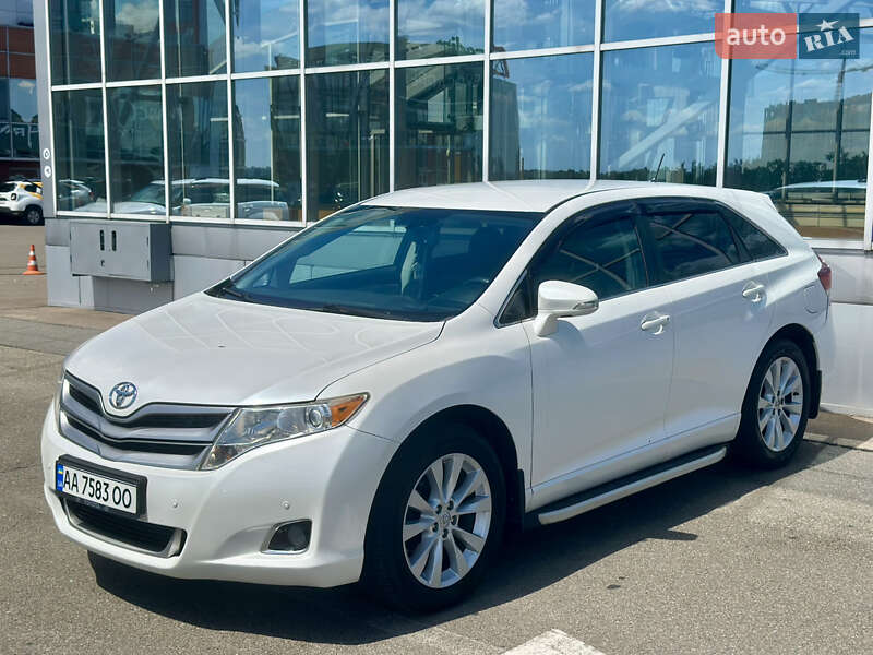Позашляховик / Кросовер Toyota Venza 2013 в Києві