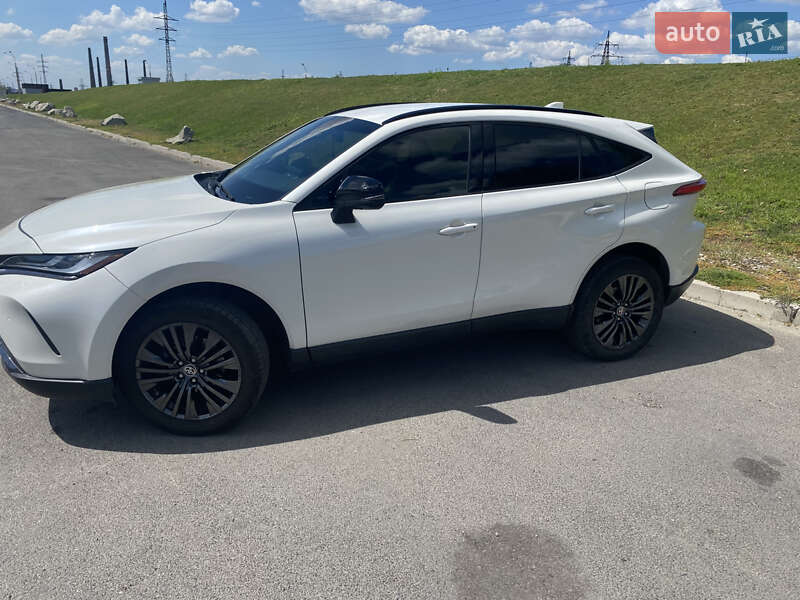 Позашляховик / Кросовер Toyota Venza 2021 в Дніпрі