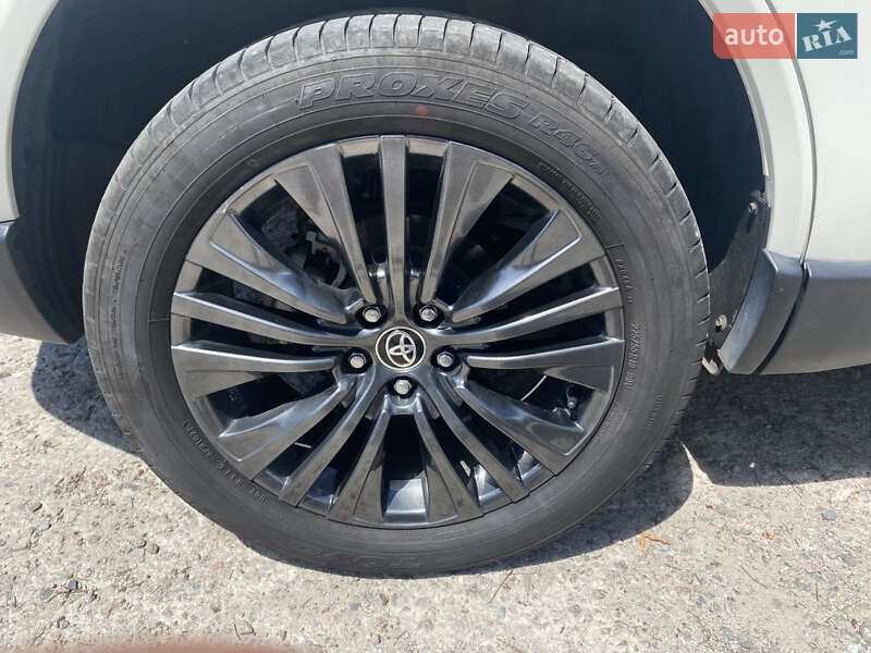 Позашляховик / Кросовер Toyota Venza 2021 в Дніпрі