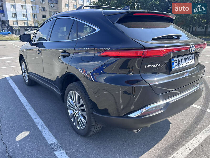 Позашляховик / Кросовер Toyota Venza 2023 в Кропивницькому