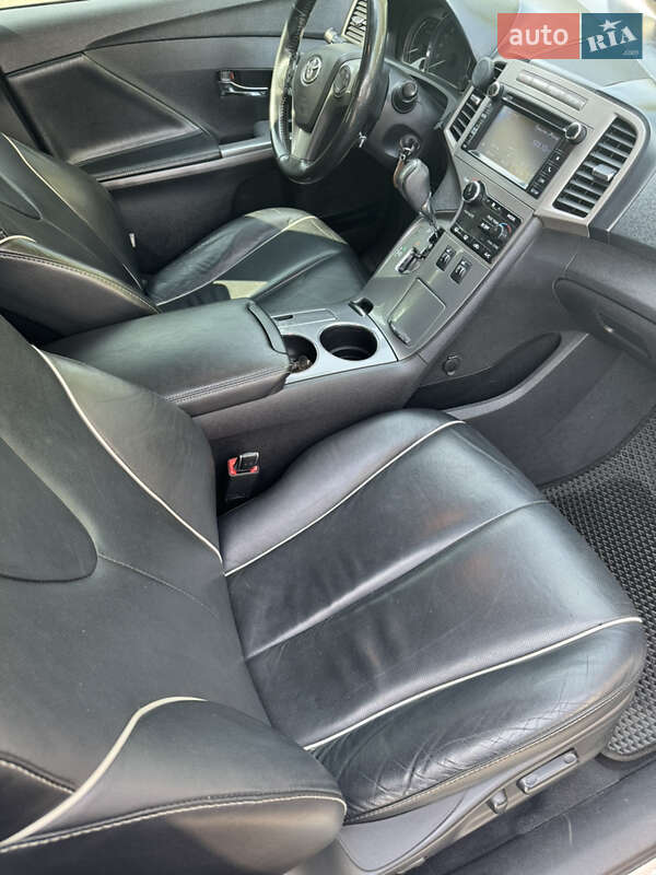 Позашляховик / Кросовер Toyota Venza 2014 в Хмельницькому