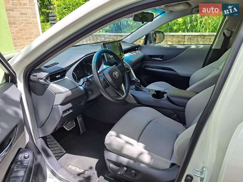 Позашляховик / Кросовер Toyota Venza 2021 в Монастирищеві