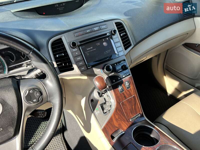 Внедорожник / Кроссовер Toyota Venza 2015 в Нововолынске