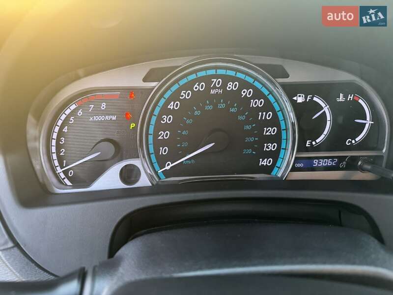 Позашляховик / Кросовер Toyota Venza 2014 в Києві