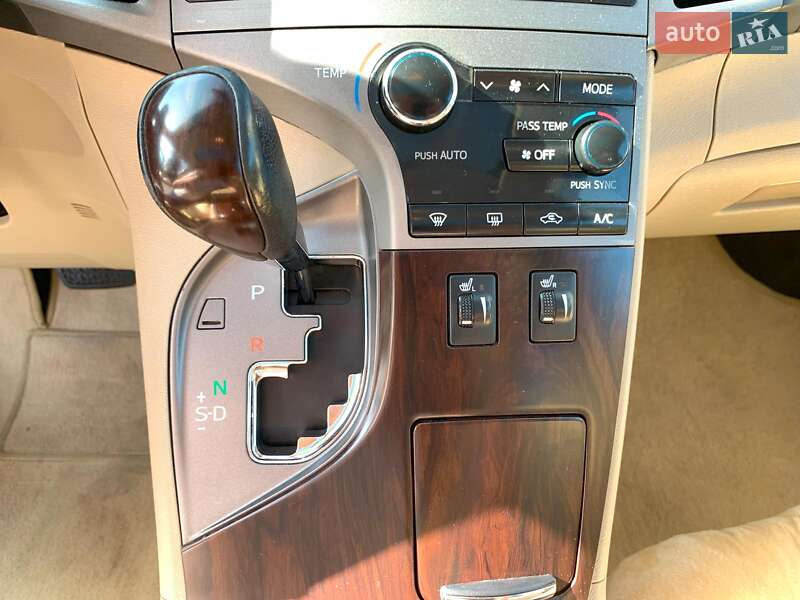 Позашляховик / Кросовер Toyota Venza 2013 в Вінниці