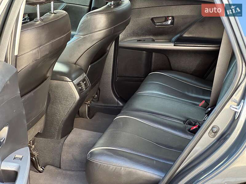 Позашляховик / Кросовер Toyota Venza 2014 в Одесі