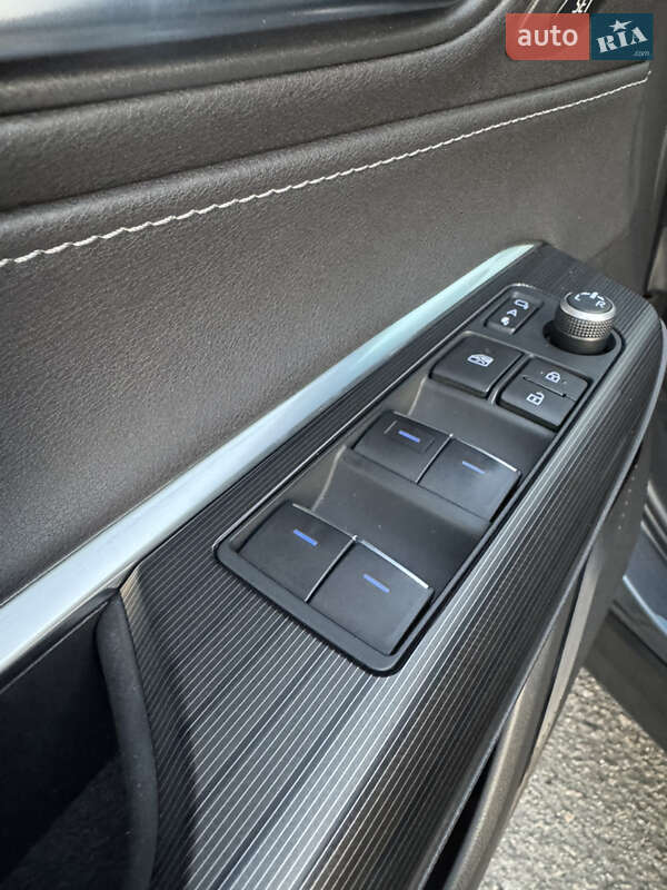 Внедорожник / Кроссовер Toyota Venza 2022 в Харькове