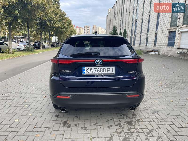 Позашляховик / Кросовер Toyota Venza 2021 в Києві