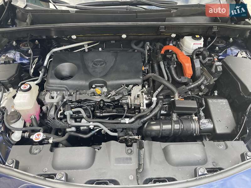 Позашляховик / Кросовер Toyota Venza 2021 в Києві