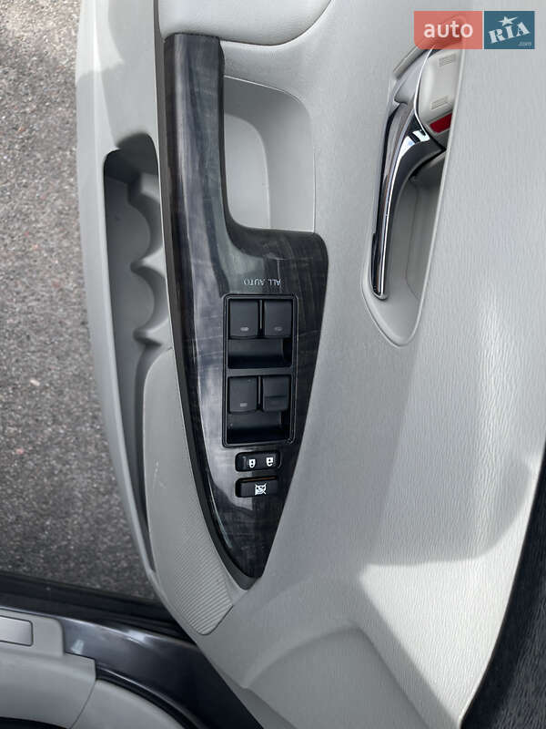 Позашляховик / Кросовер Toyota Venza 2013 в Києві фото 20 Позашляховик / Кросовер Toyota Venza 2013 в Києві