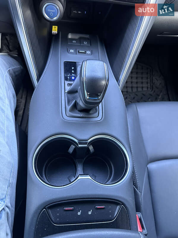 Позашляховик / Кросовер Toyota Venza 2022 в Львові