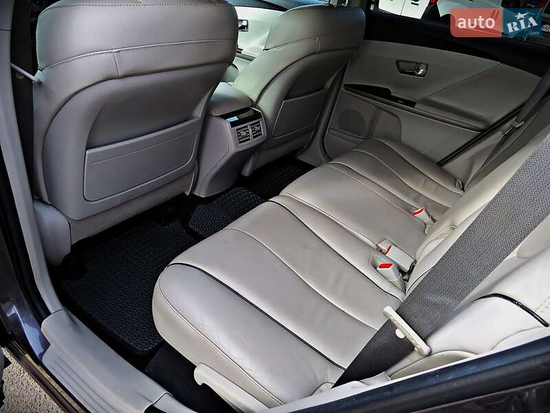 Позашляховик / Кросовер Toyota Venza 2014 в Черкасах