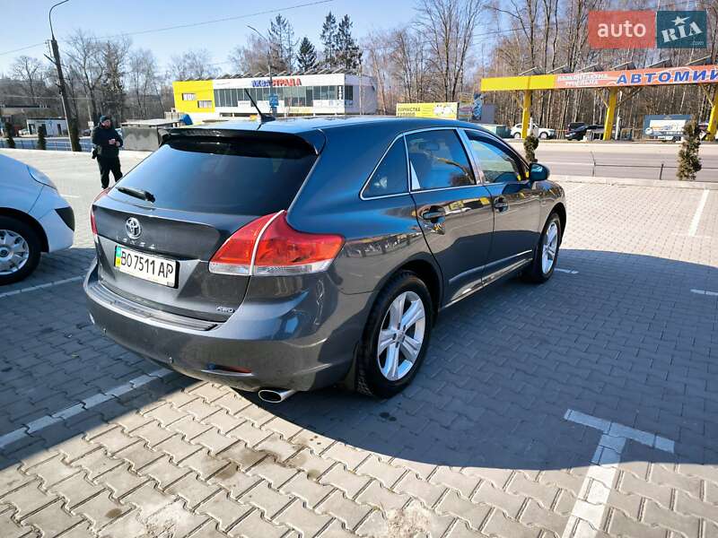 Позашляховик / Кросовер Toyota Venza 2011 в Тернополі