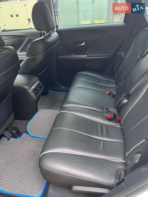 Внедорожник / Кроссовер Toyota Venza 2015 в Киеве