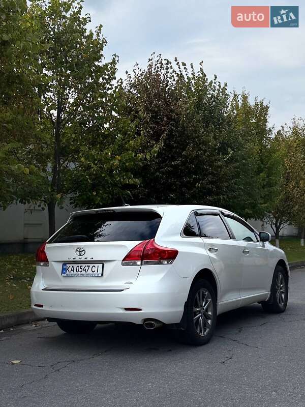 Внедорожник / Кроссовер Toyota Venza 2010 в Киеве