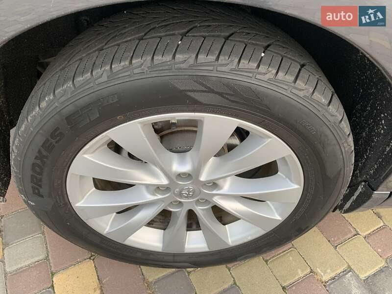 Позашляховик / Кросовер Toyota Venza 2013 в Дніпрі