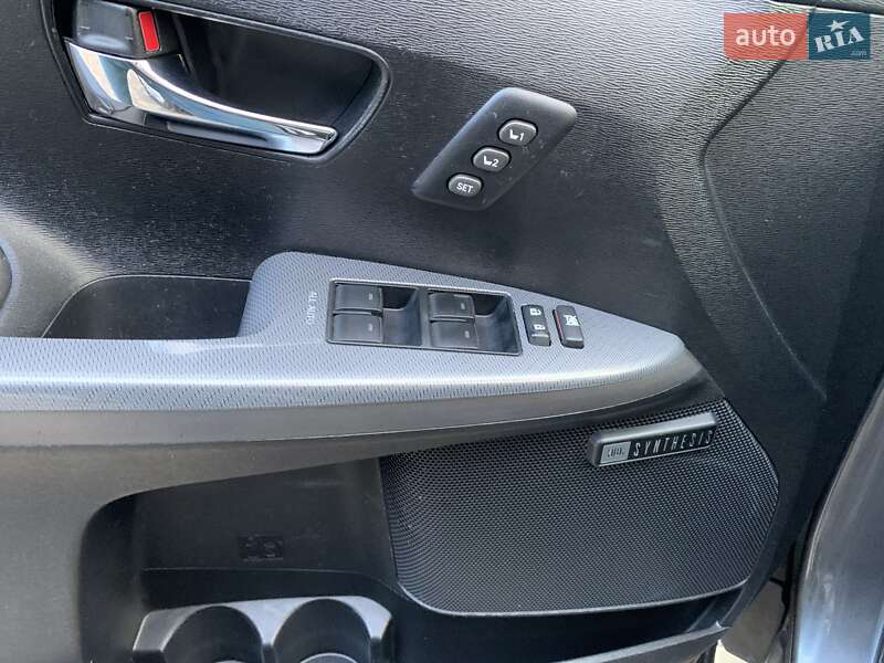 Позашляховик / Кросовер Toyota Venza 2013 в Дніпрі