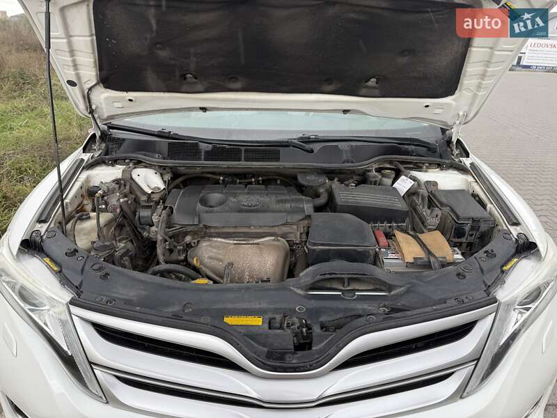 Позашляховик / Кросовер Toyota Venza 2013 в Хмельницькому