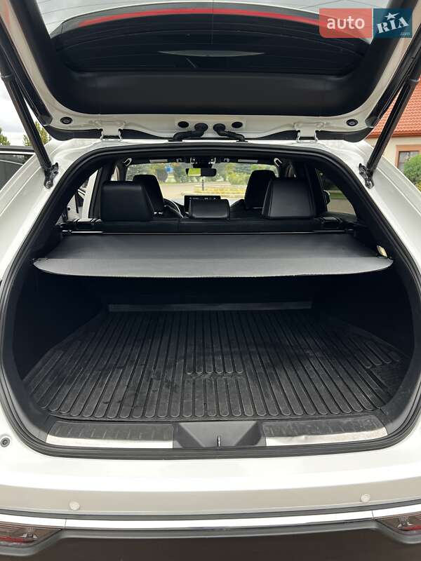 Позашляховик / Кросовер Toyota Venza 2022 в Івано-Франківську