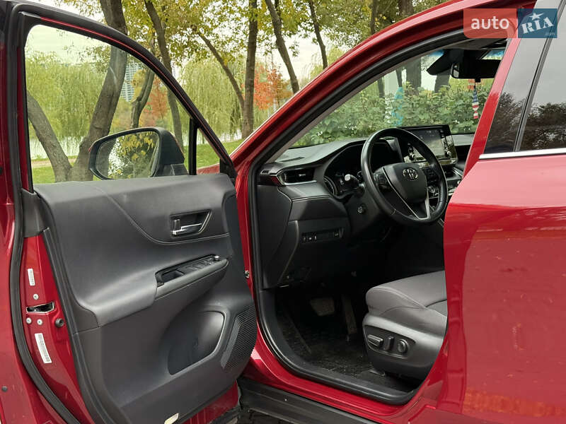 Позашляховик / Кросовер Toyota Venza 2022 в Києві