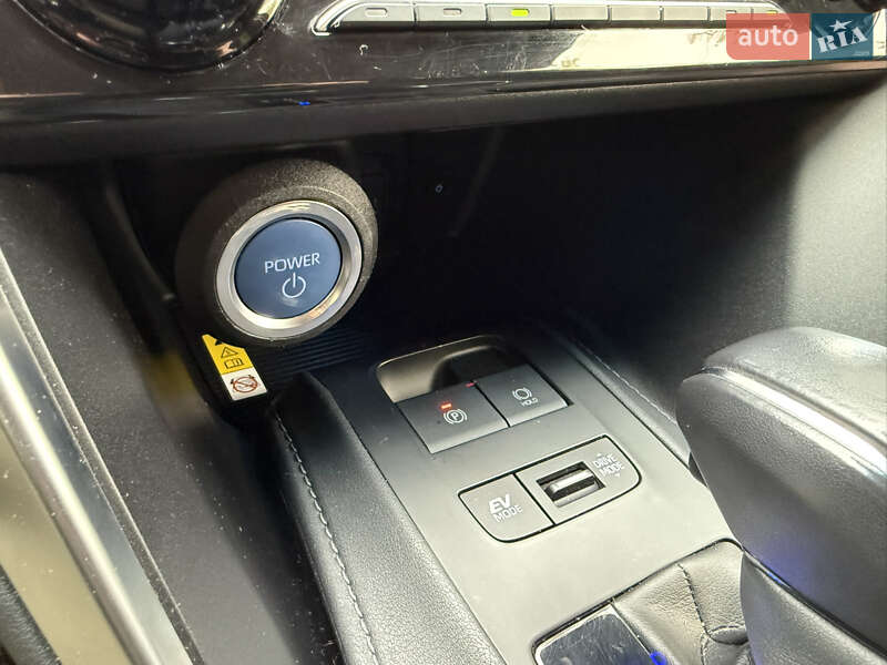 Позашляховик / Кросовер Toyota Venza 2022 в Києві